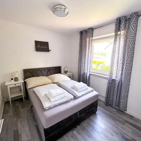 Stilvolles, Frisch Renoviertes 2zi Mit Kueche Und Balkon In Kliniknaehe *