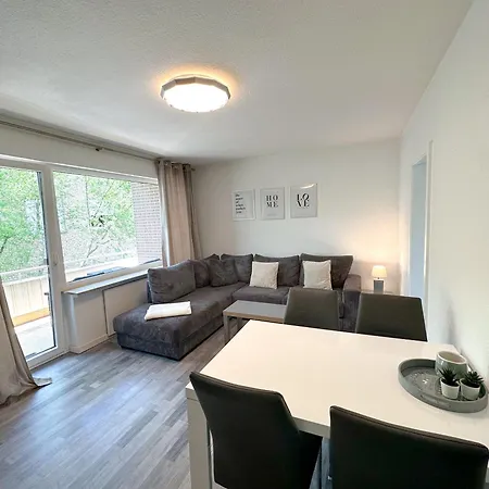Stilvolles, Frisch Renoviertes 2zi Mit Kueche Und Balkon In Kliniknaehe Bad Oeynhausen